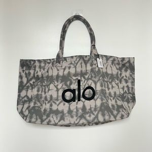 Alo yoga bag (New with tag)